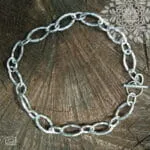 Κολιέ Pithia chain με μεγάλους ανάγλυφους κρίκους από ορείχαλκο μήκους 46cm