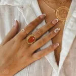 Amber Rose Ring ΑΥΞΟΜΕΙΟΥΜΕΝΟ Δαχτυλίδι Δαχτυλίδι Ασημένιο 925 Σφυρήλατο 20mm με Οβάλ Ημιπολύτιμες Πέτρες ΚΕΧΡΙΜΠΑΡΙ ΧΡΥΣΟ Αισθανθείτε την δύναμη του δαχτυλιδιού Amber Rose χάρη στην φυσική πέτρα από Κεχριμπάρι. Ενισχύστε την αύρα σας και τις φθινοπωρινές σας εμφανίσεις.