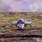 To δαχτυλίδι Amethyst Love θα σας ανταμείψει με την ομορφιά και την απλότητά του. Ο αμέθυστος είναι πέτρα πνευματικότητας, φέρνει ηρεμία και διαύγεια σκέψης