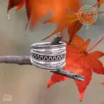 Voyage ring από ασήμι 925 με οξυντέ φινίρισμα και στριφτό σχέδιο BF05.00028