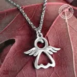 Fairy Tale Necklace Διακριτικό και χαριτωμένο το ατσάλινο κολιέ Fairy Tale θα ομορφύνει την καθημερινότητά σας.Και για μικρότερες ηλικίες!