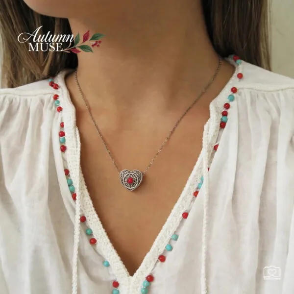 Boho Love Necklace με επάργυρη καρδιά διπλής όψης, κόκκινο και γαλάζιο σμάλτο και ατσάλινη αλυσίδα