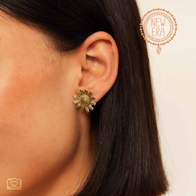 Daisy Star Earrings - Image 2